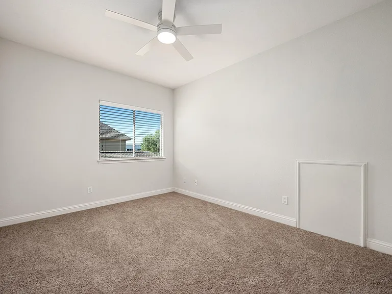 8620 Alophia Dr — Photo 26