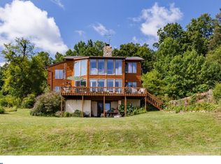 176 Grove Rd, Elverson, PA 19520