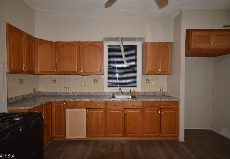 899 S 18th St #1 — Photo 16