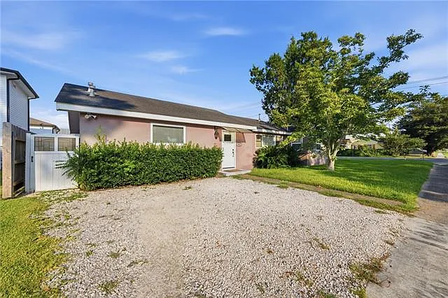 901 Newman Ave — Photo 2