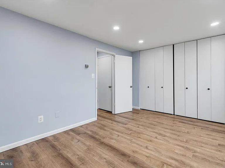 4520 King St #601 — Photo 30