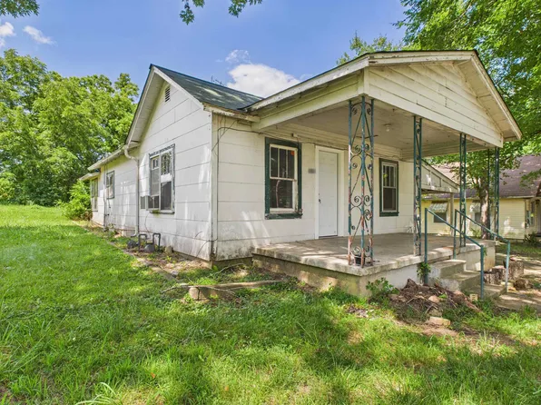 403 Girard St, Flippin, AR 72634
