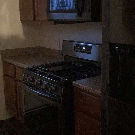 4th image of 840 Schwarner St