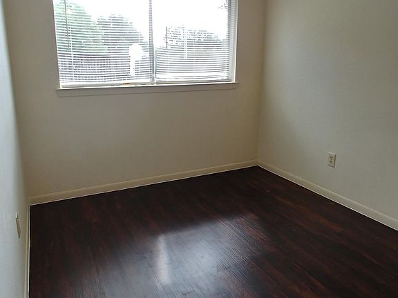 4th image of 9602 Poynes Dr