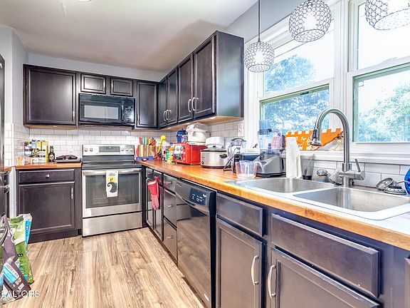 5th image of 1306 E Walnut Grove Dr