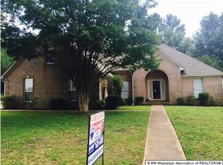 2215 Greencliff Dr, Southaven, MS 38672
