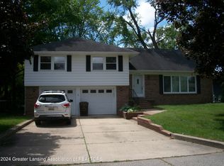 10300 Lafayette Ln, Dimondale, MI 48821