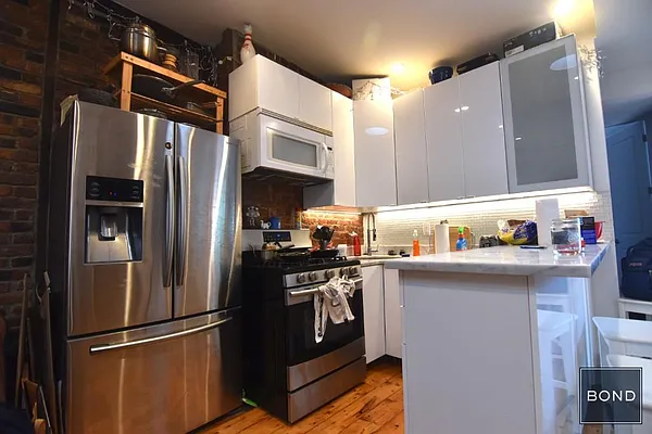 Rented by Bond New York | media 7