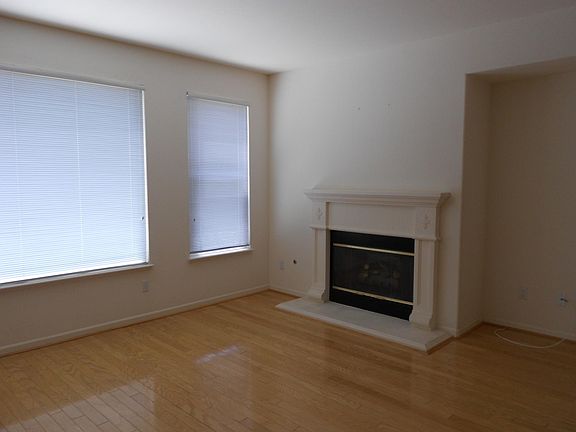 4th image of 292 Kelley Mist Ct