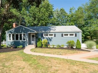 12 Kenwood Cir, Bloomfield, CT 06002