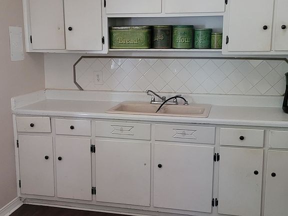 5th image of 1101 E Llano Dr