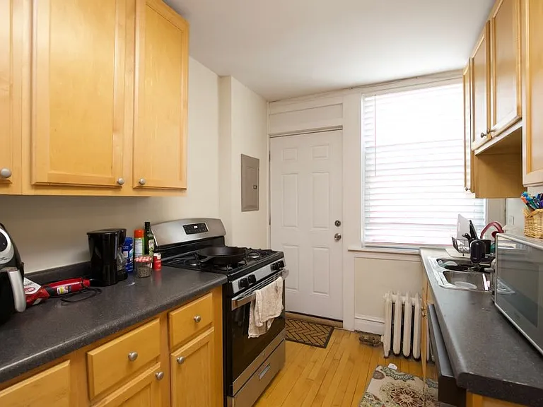 733 Elm St #103 — Photo 4
