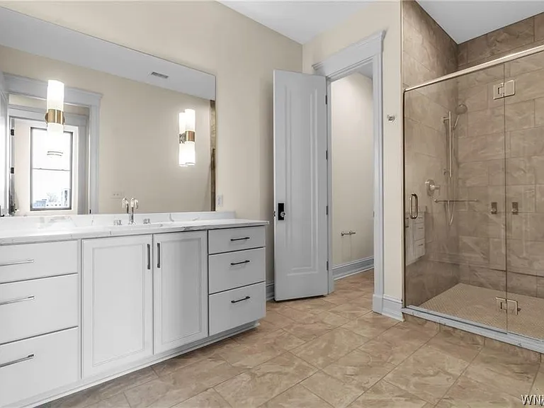 674 Main St #3 — Photo 40
