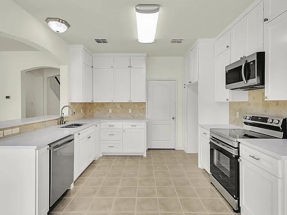 4th image of 10421 Trevino Ln