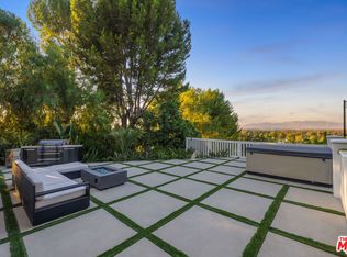 16725 Oak View Dr, Encino, CA 91436