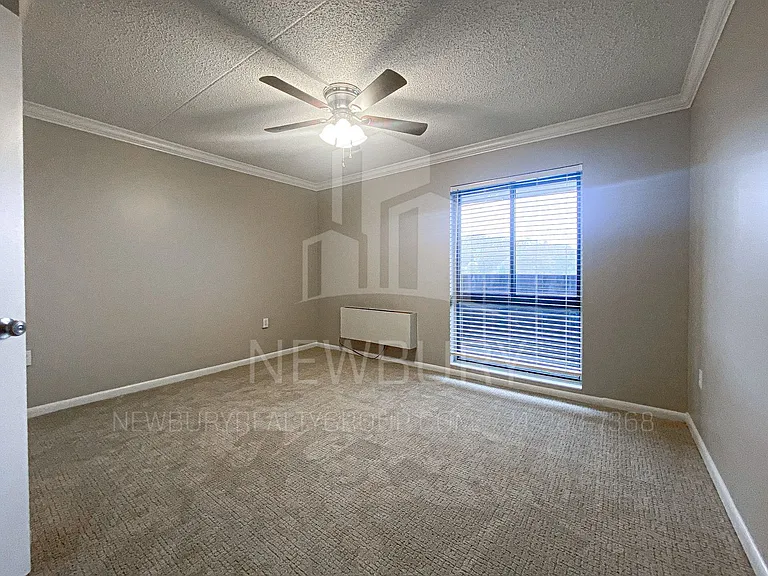 530 N Main Street - The Townhouse. — Photo 89