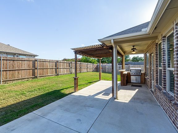 5th image of 1337 Zanna Grace Way
