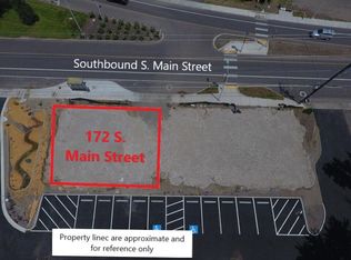 172 S Main St, Phoenix, OR 97535