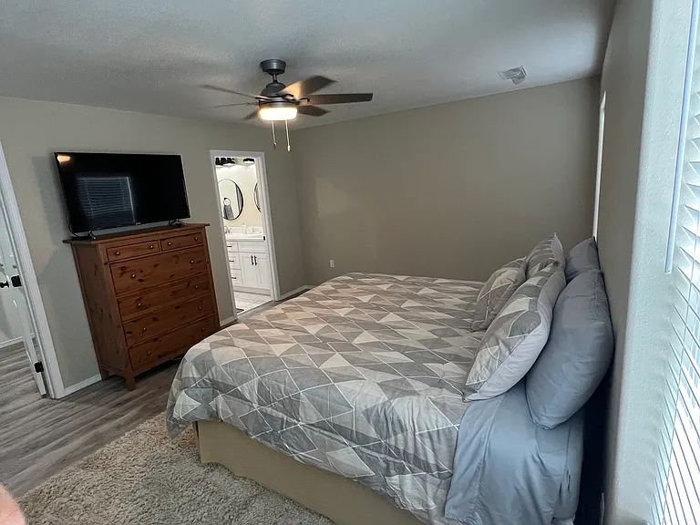 910 W Jaffa St — Photo 19