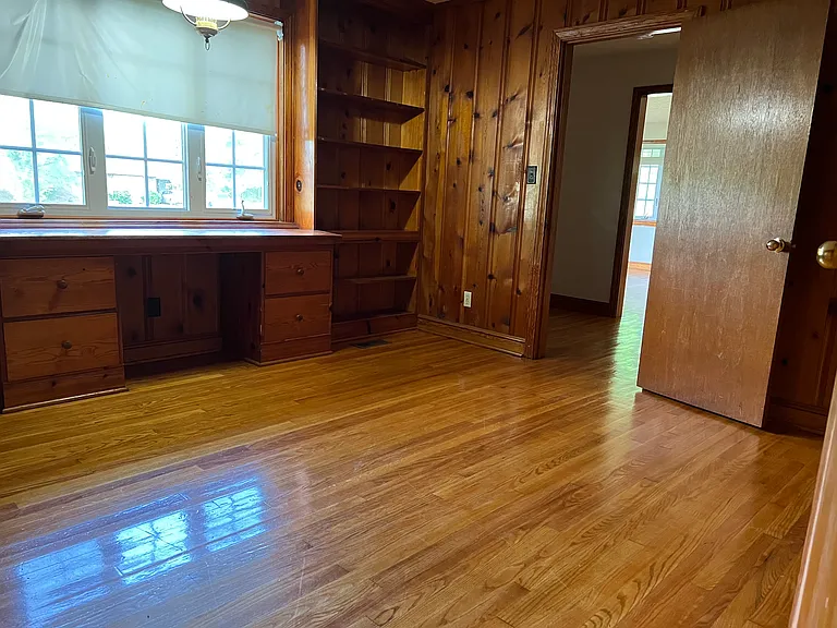 335 Smith St — Photo 14