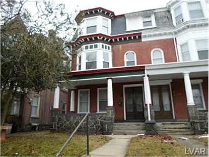 1203-1205 W Walnut St photo 1