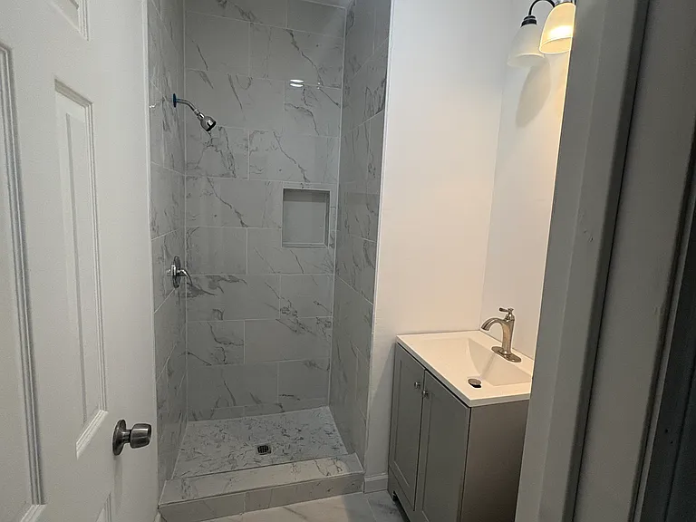 172 N Main St #5 — Photo 5