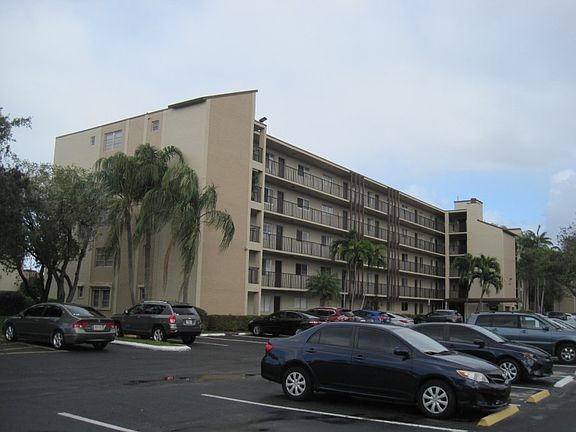 3rd image of 7840 NW 50th St