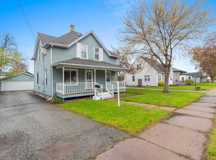 17 E 2nd St, Clintonville, WI 54929