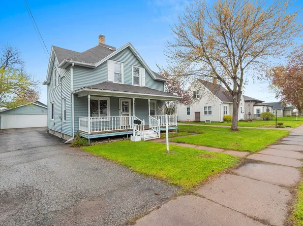17 E 2nd St, Clintonville, WI 54929