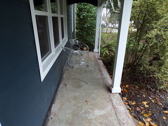 2nd image of 3110 SE Maple St