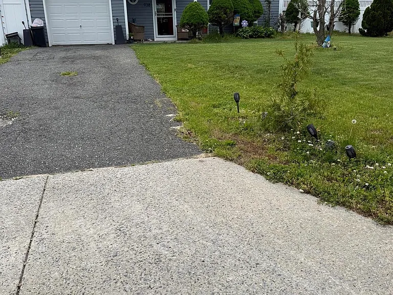 938 Scherger Ave — Photo 1