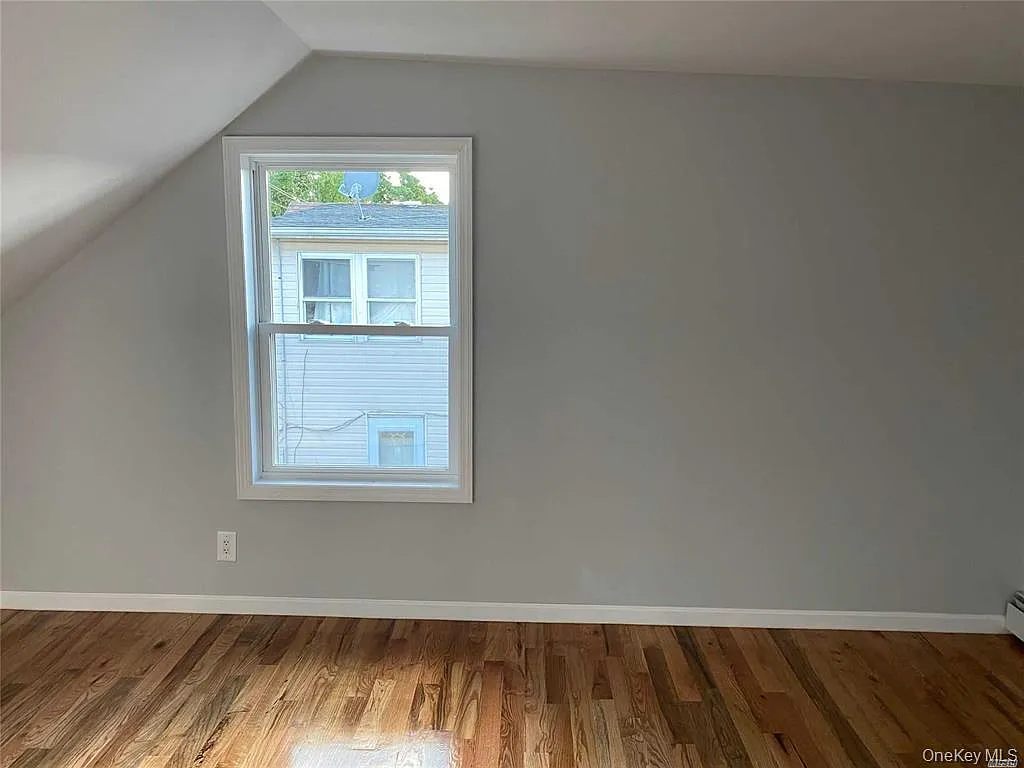 6 bed, 3.0 bath, 1800 sqft, $6,399 — Photo 3