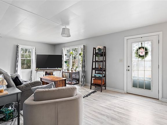 4th image of 702 Sherwood Dr