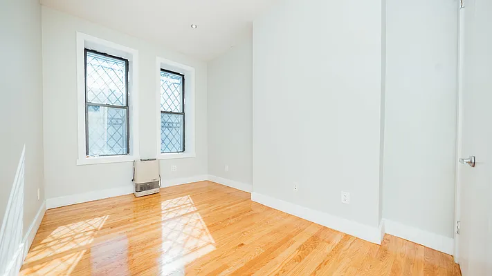 Rented by Nooklyn NYC LLC | media 21