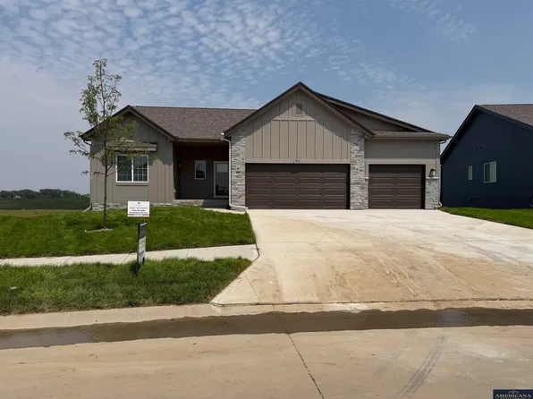 9111 S 177th St, Omaha, NE 68136