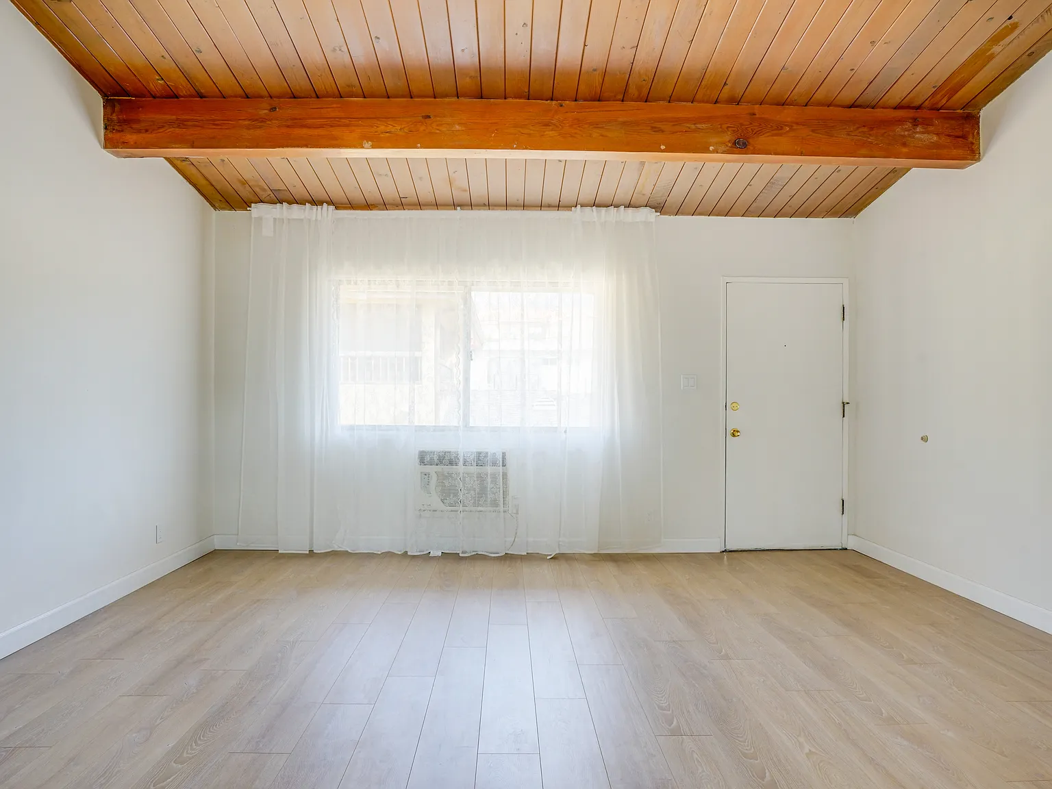 505 E Santa Anita Ave — Photo 2