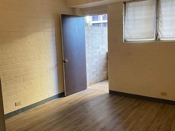 3rd image of 215 Paoakalani Ave #11