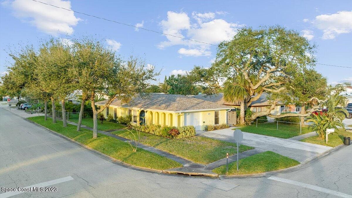 202 Monroe Ave, Cape Canaveral, FL 32920 Zillow