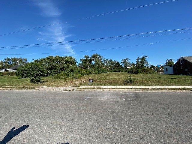 1st image of 1628 24th Ave N