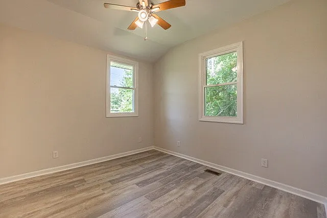 5075 Seymour Rd — Photo 19