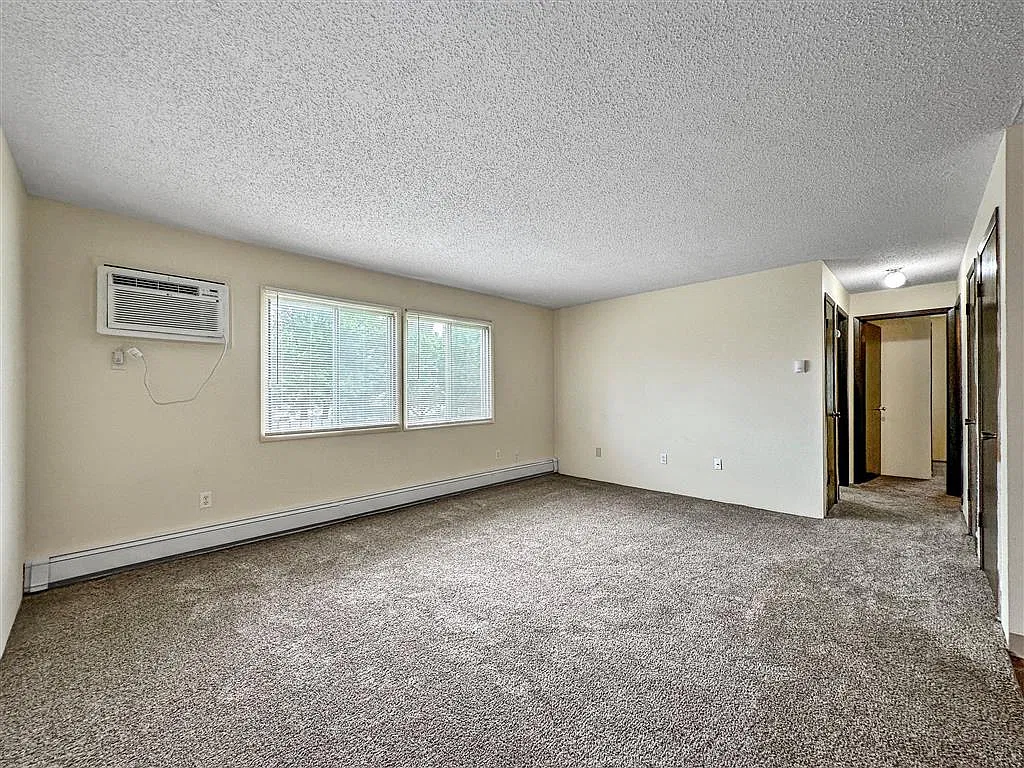 Foxwood Apartments — Photo 3
