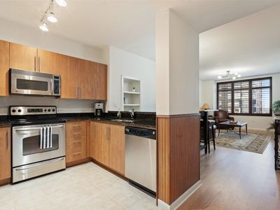 54 Rainey St APT 1203, Austin, TX, 78701