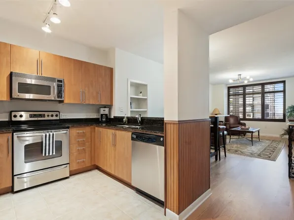 54 Rainey St APT 1203, Austin, TX 78701