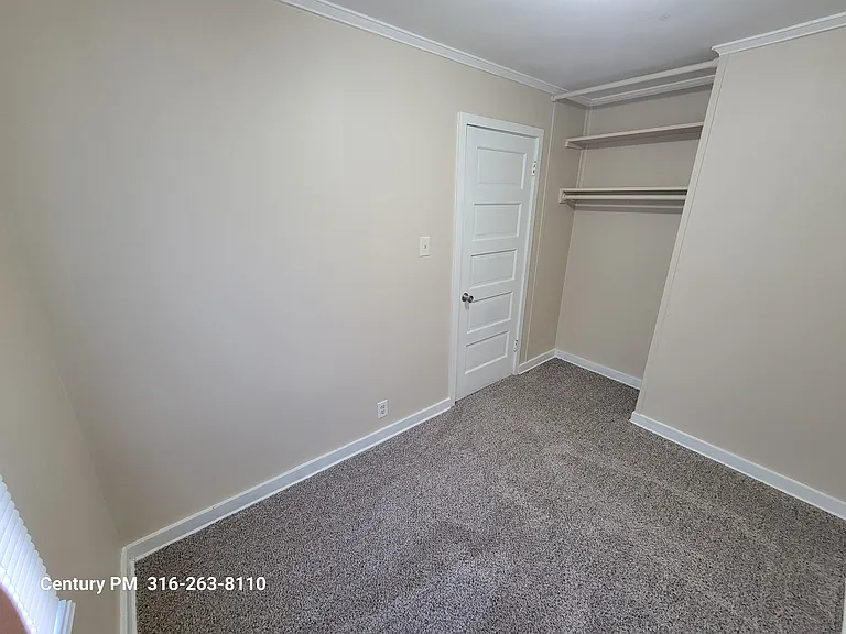 4011 E Whitney Ln — Photo 16