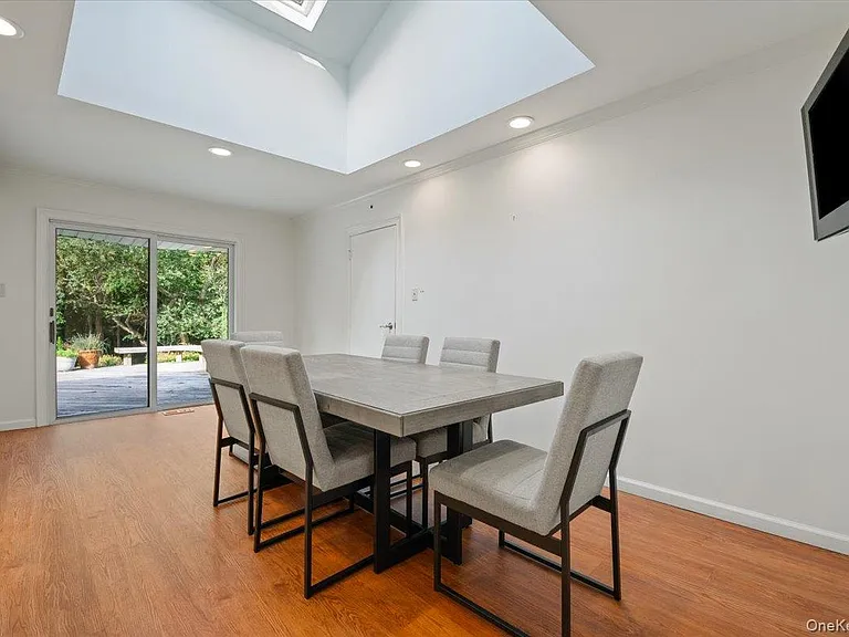 24 Thorngrove Ln — Photo 6