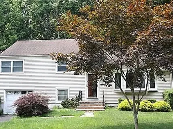 68 Tamaques Way, Westfield, NJ 07090