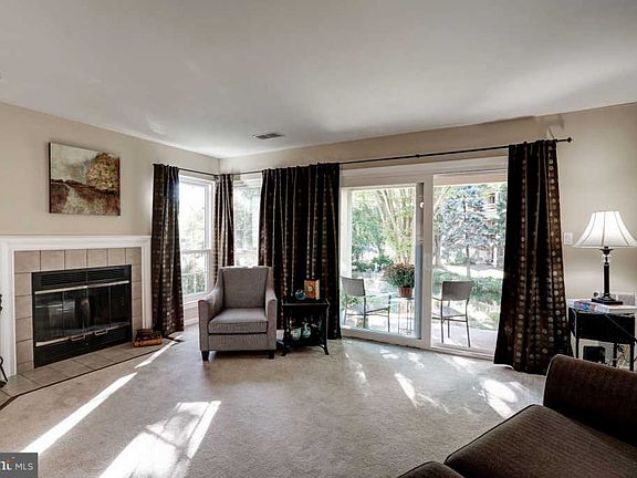 3rd image of 6610 Jupiter Hills Cir APT E