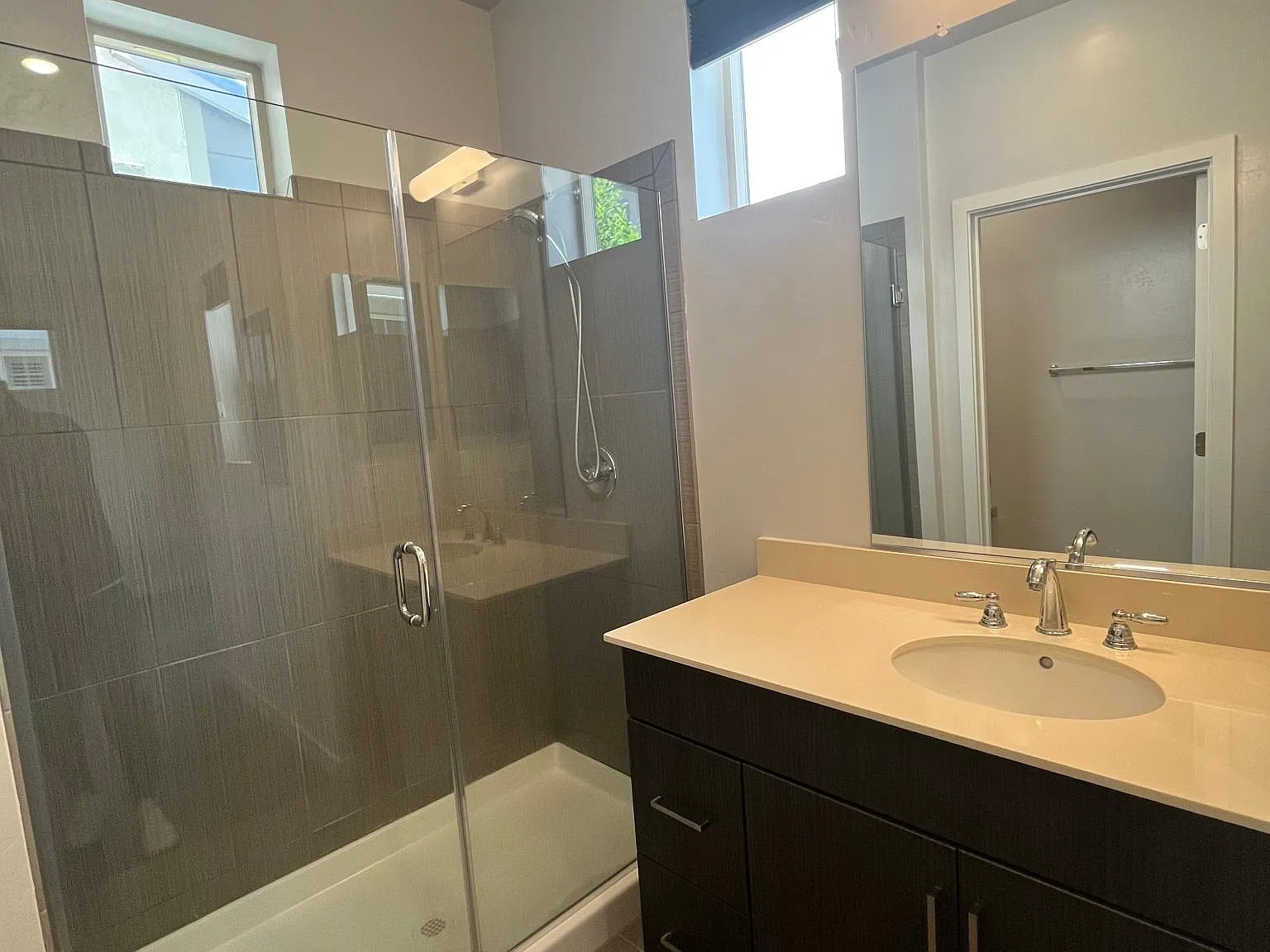 425 Lug Ln — Photo 4