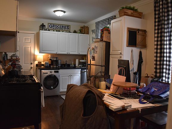 3rd image of 3845 N Greenview Ave #T92gbjdmz
