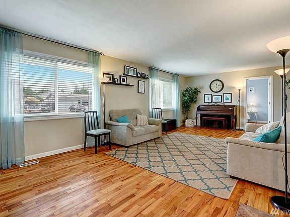 5th image of 1213 28th St SE